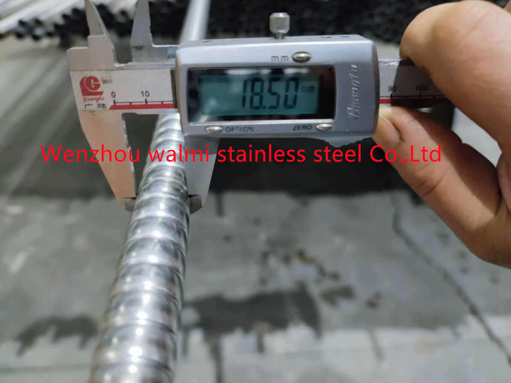 Stainless steel corrugated heat exchange tube